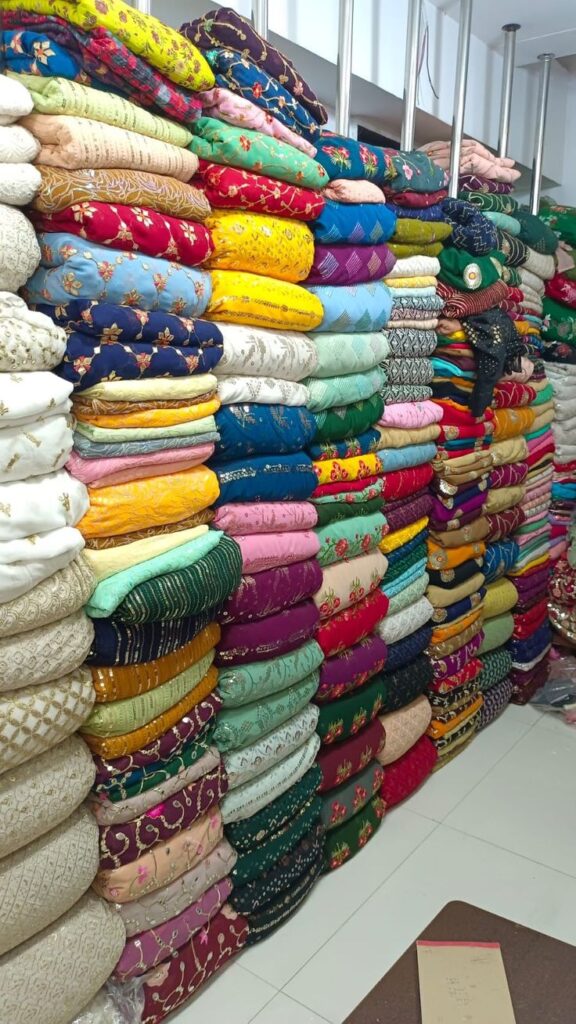 How to Track Fabric Stock by Shade, Lot & Quality – Complete Guide